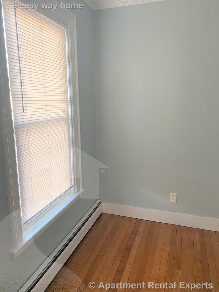 37 Spring St #4 - Photo 5 of 5