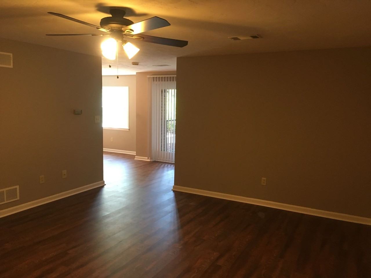 327 N. Pine Ave - Photo 2 of 21