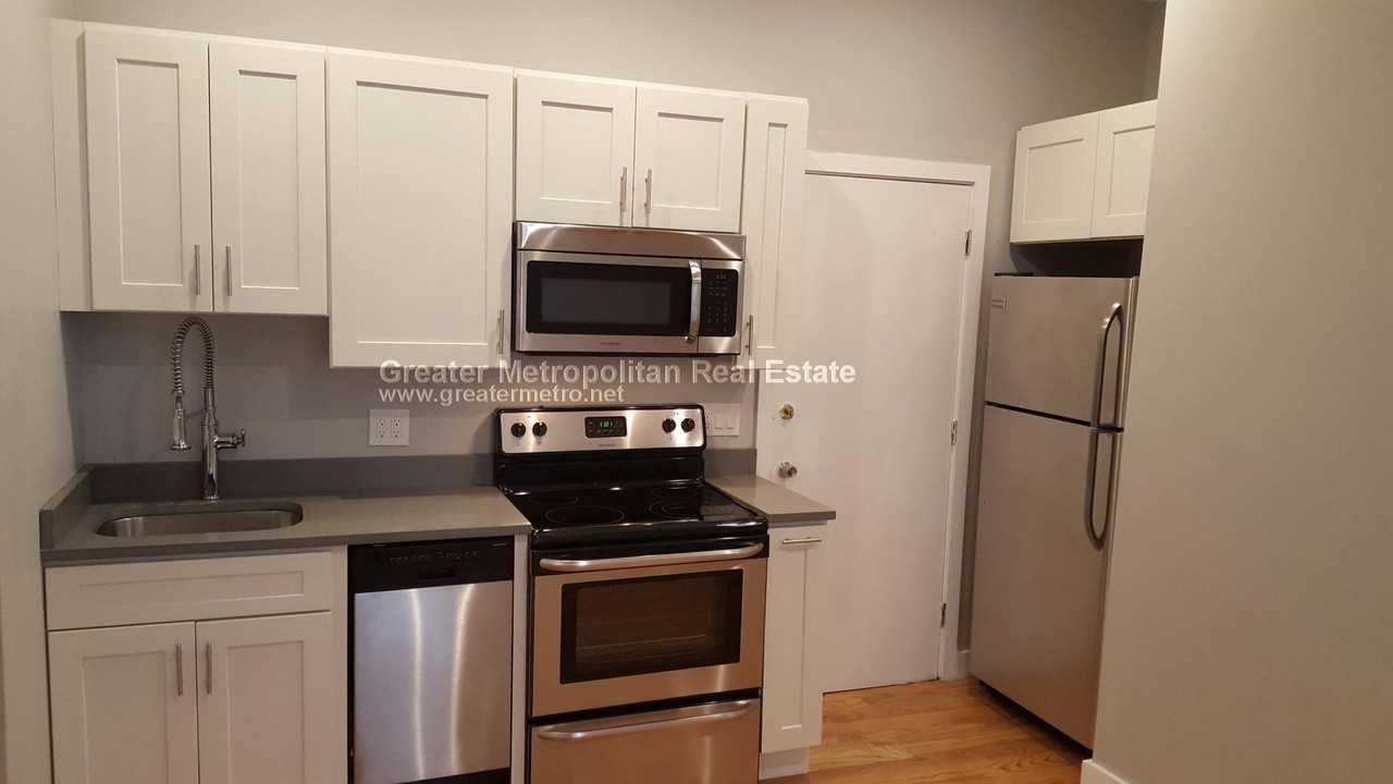 535 E 8th St #2 - Photo 2 of 14