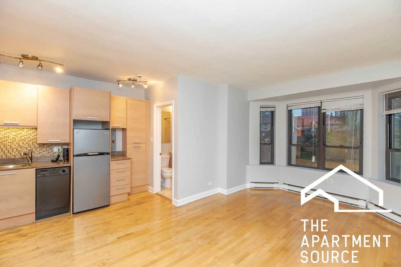 732 W Bittersweet Pl #508 - Photo 3 of 34