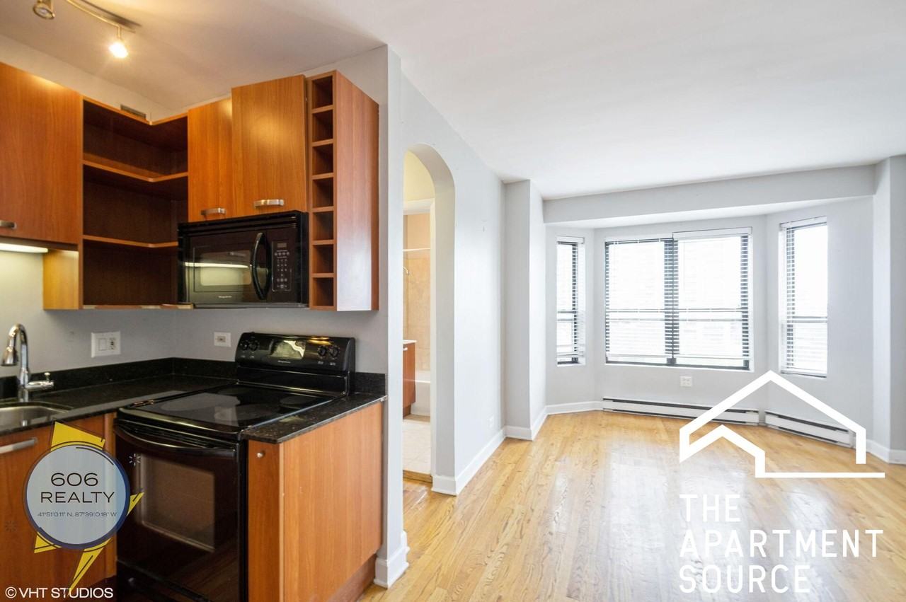 732 W Bittersweet Pl #508 - Photo 4 of 34