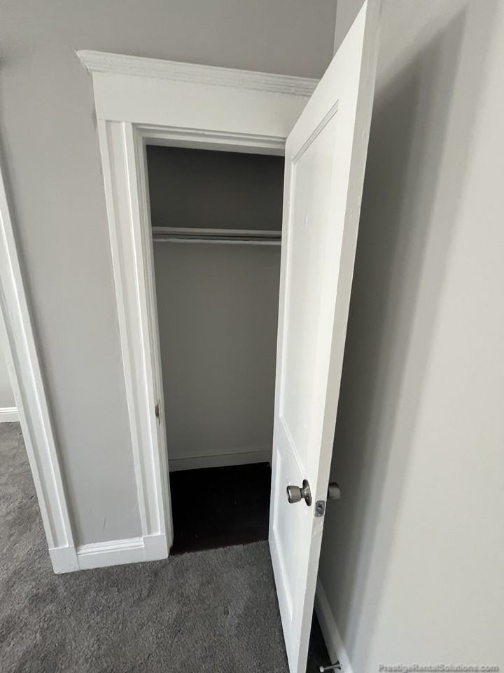 Woodstock Ave. & Kelton St #18 - Photo 3 of 11