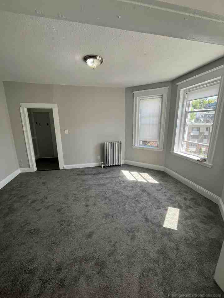 Woodstock Ave. & Kelton St #18 - Photo 5 of 11