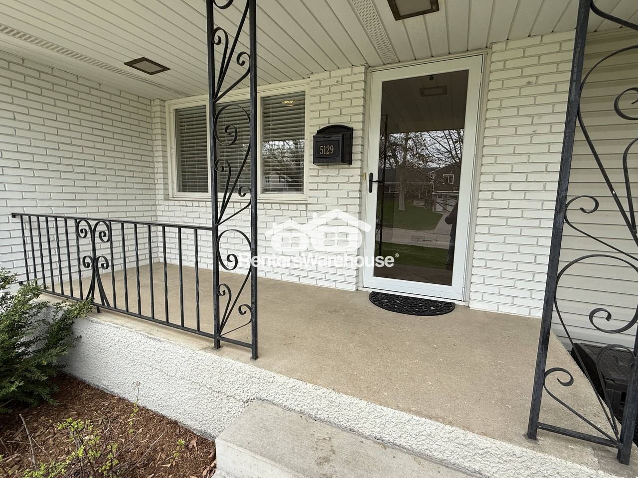 5129 Tifton Dr - Photo 2 of 32