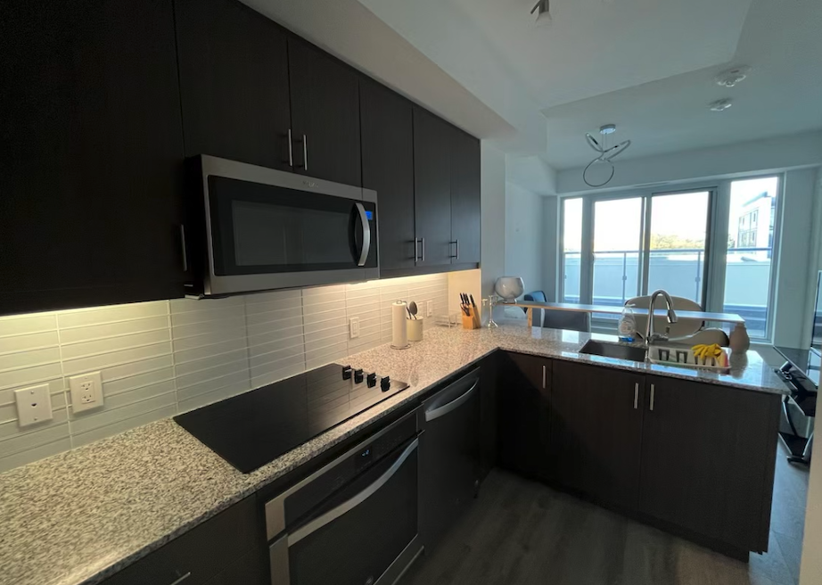 9618 Yonge Street #209 - Photo 4 of 8