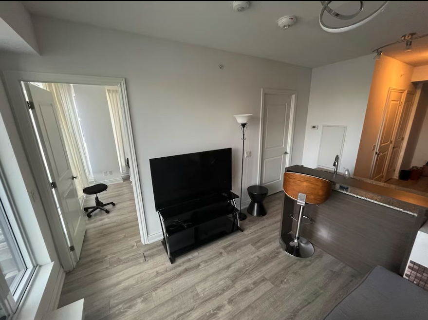 9618 Yonge Street #209 - Photo 5 of 8