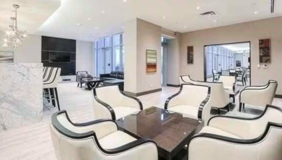 9618 Yonge Street #209 - Photo 6 of 8