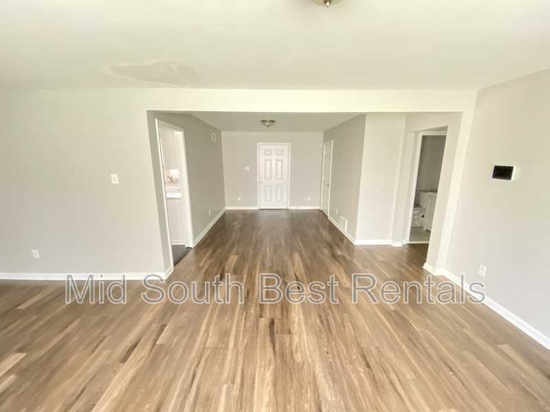 4788 Cloister Cv - Photo 2 of 10