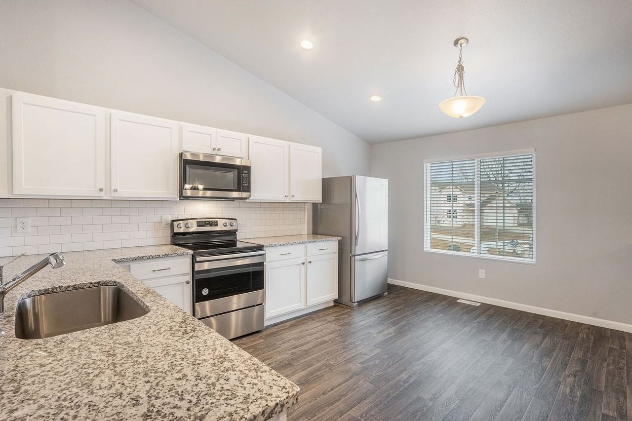 3723 Pristine Ave - Photo 2 of 24