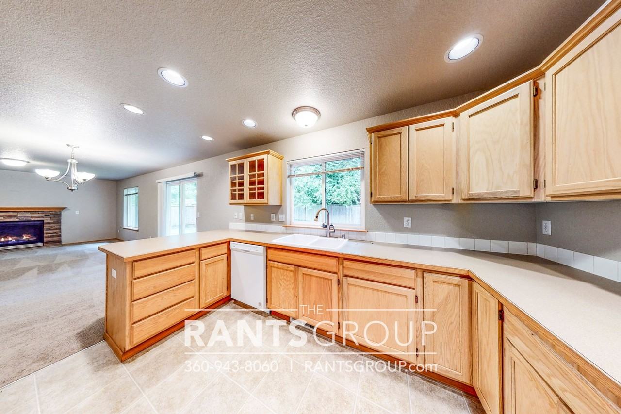 4612 Kapalea Way Se - Photo 4 of 38