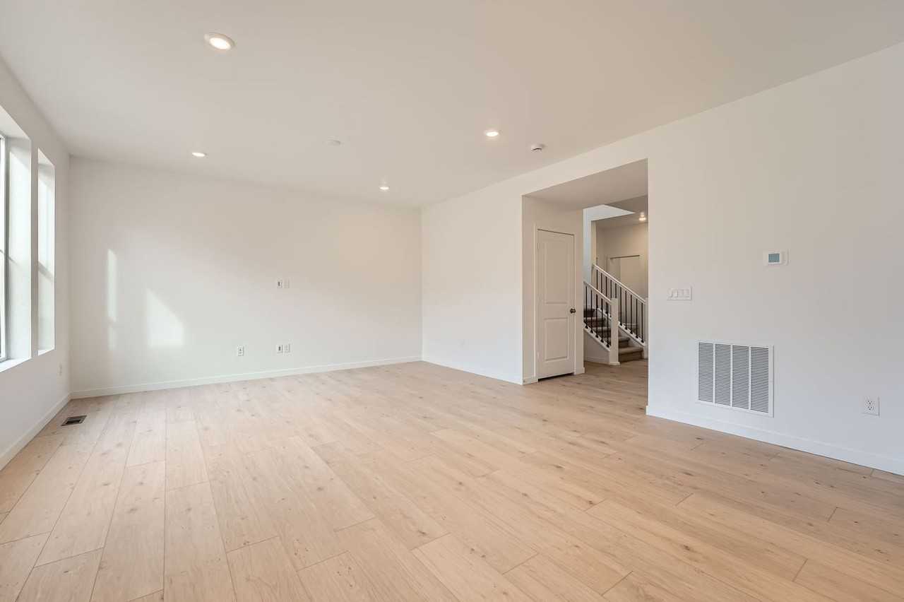 24736 E Evans Dr - Photo 2 of 17