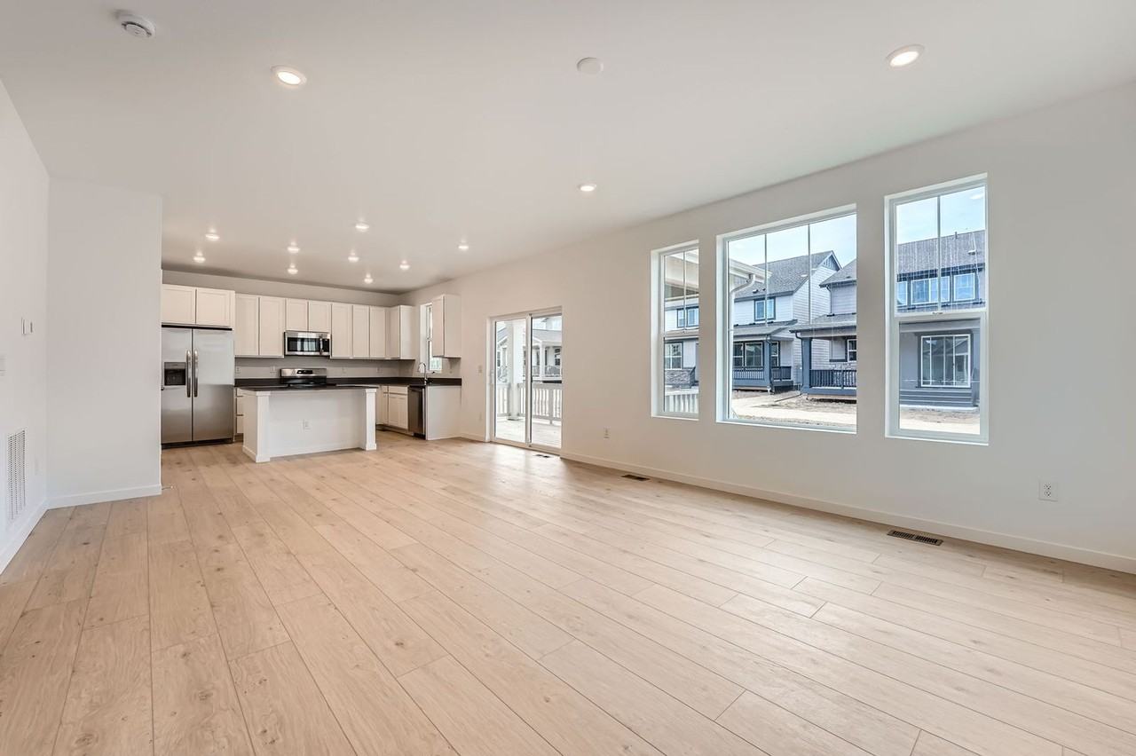 24736 E Evans Dr - Photo 3 of 17