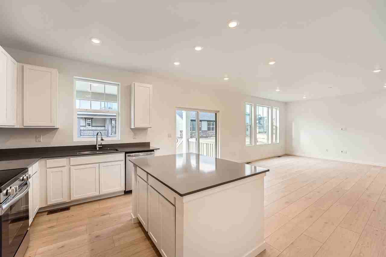 24736 E Evans Dr - Photo 5 of 17