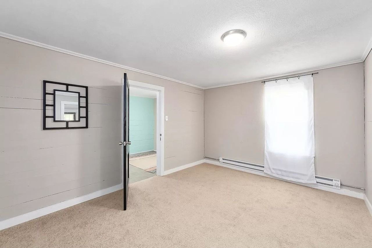 1031 N Harris St - Photo 3 of 7