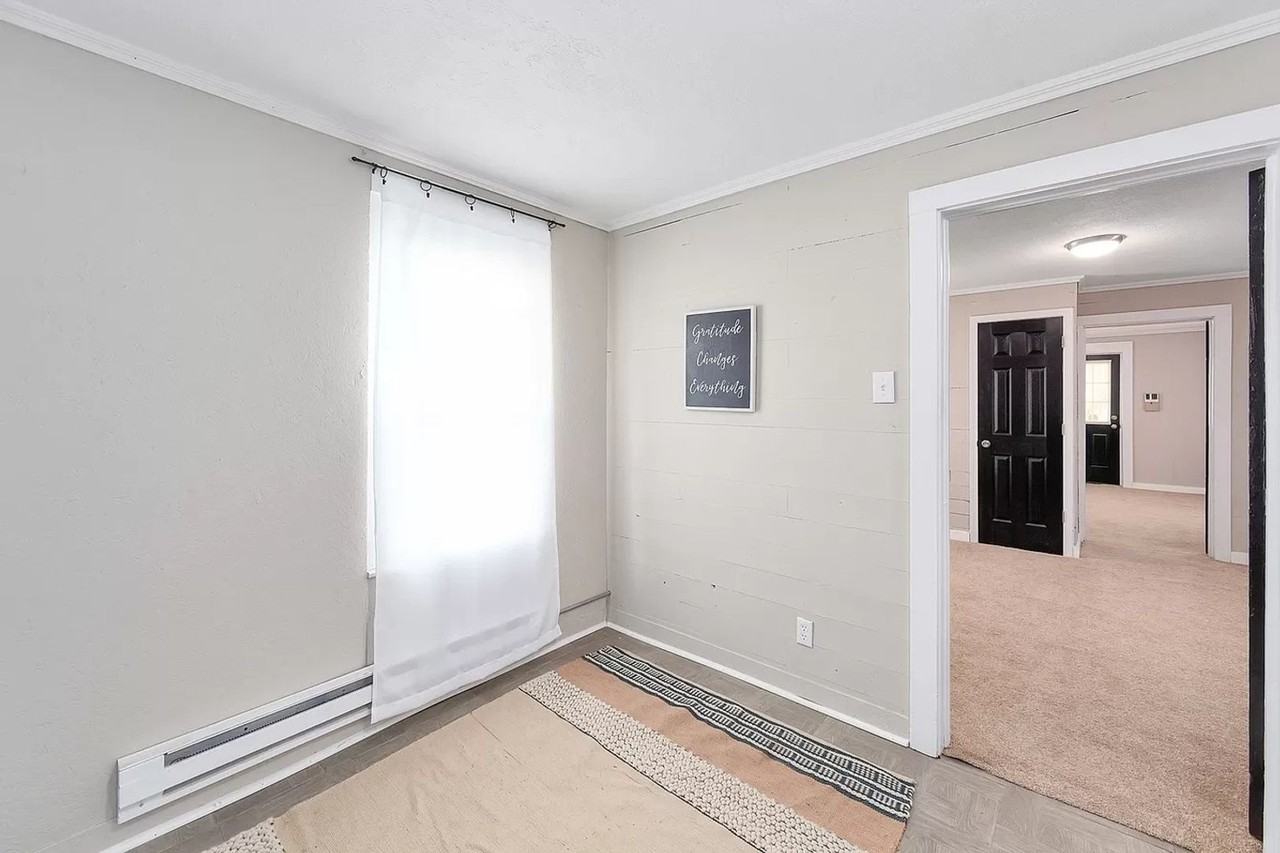 1031 N Harris St - Photo 5 of 7