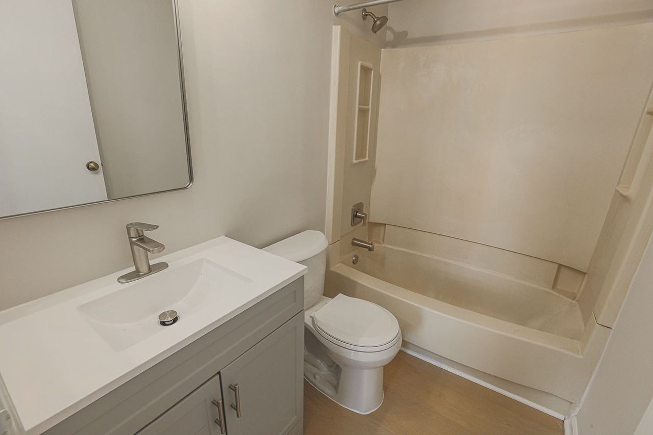 1322 N Stockton St - Photo 3 of 50