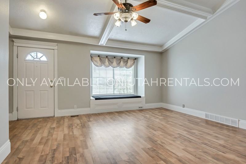 1437 E Murdock Dr - Photo 4 of 22