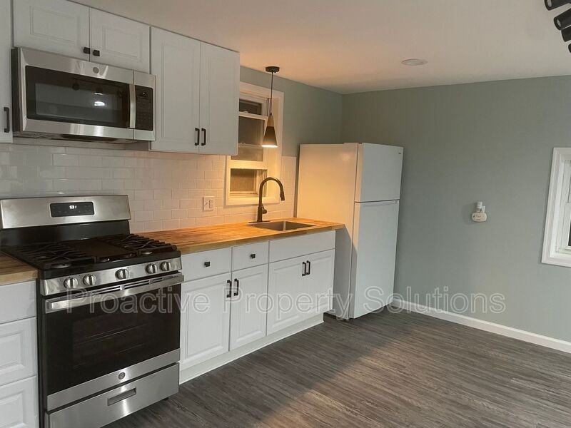 3512 Pocono Park Dr - Photo 2 of 11