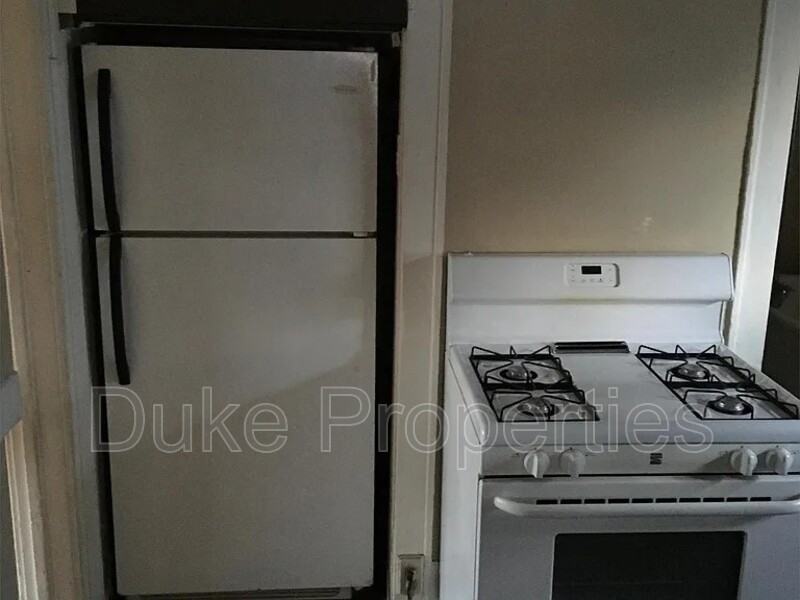 1042 Bay St #1042 - Photo 3 of 6