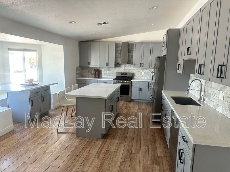 1703 W Lane Ave - Photo 3 of 18