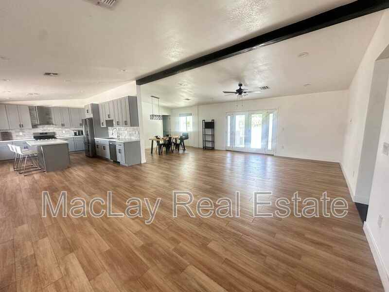 1703 W Lane Ave - Photo 7 of 18
