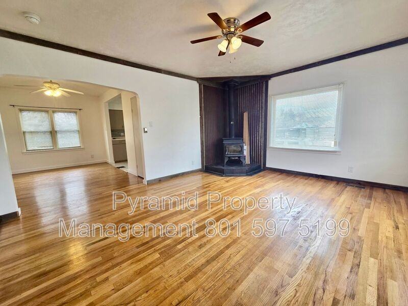 145 Nw - Photo 3 of 17