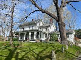 featured image of 12 Oil Mill Ln