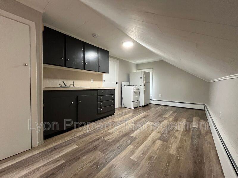 12 Oil Mill Ln #3rdFL3A - Photo 3 of 12