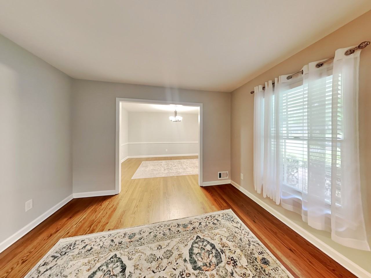 1852 Gainsborough Dr - Photo 3 of 21