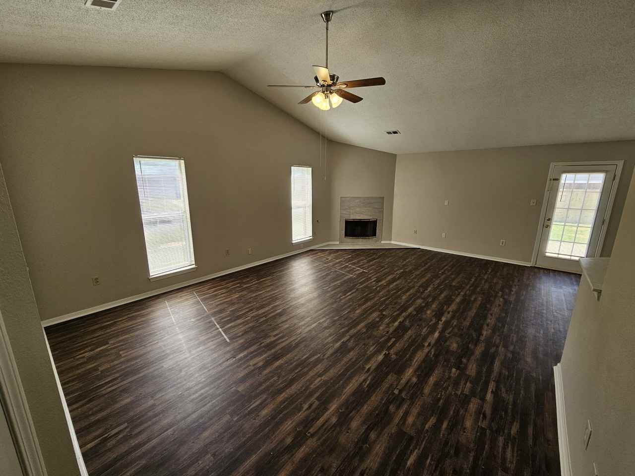 10449 Curtis Dr - Photo 2 of 19