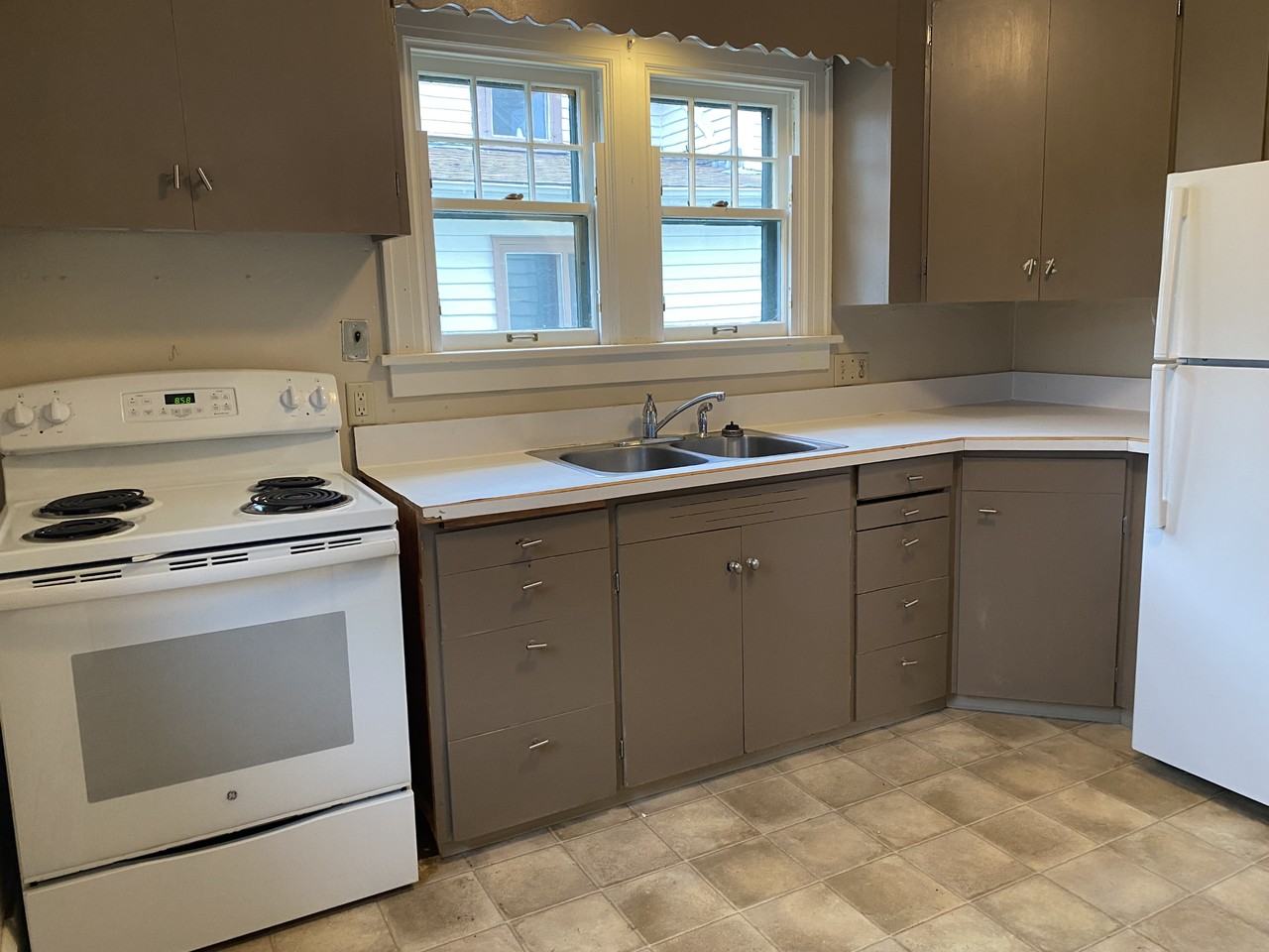 323 College St Sw - Photo 3 of 22