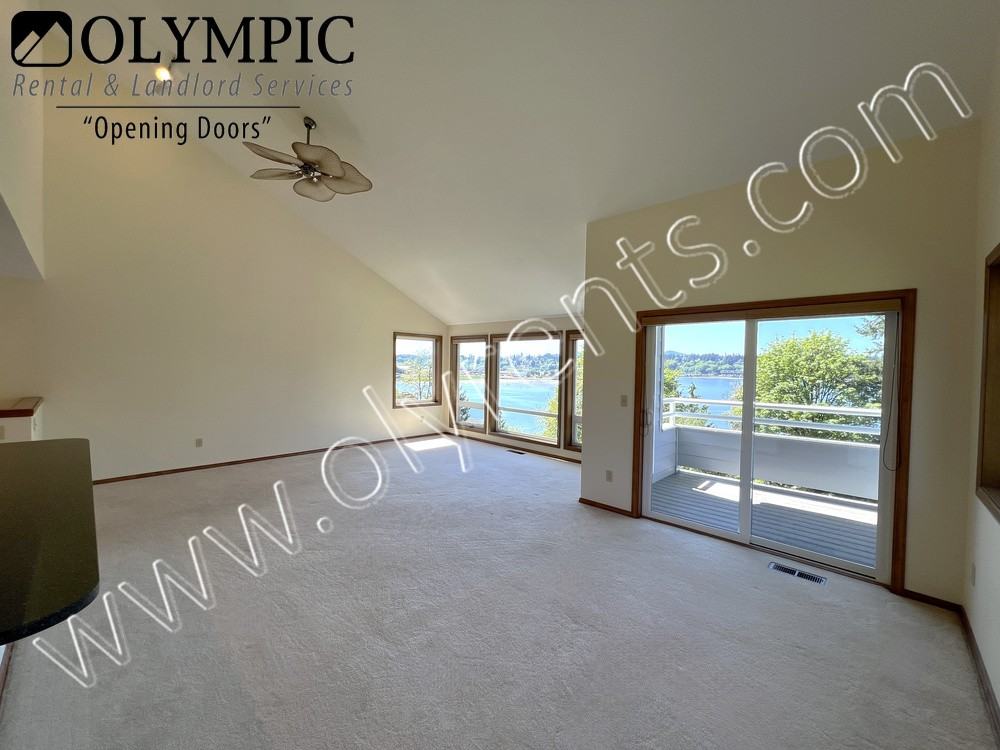 2031 Berry St Ne - Photo 5 of 31