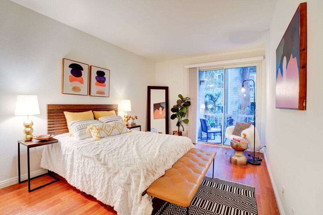 8505 Gulana Ave - Photo 3 of 11