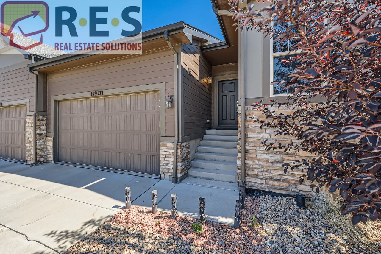 11917 Barrentine Loop - Photo 3 of 28