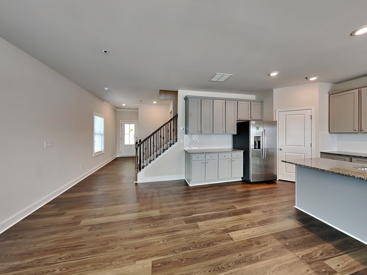 211 Connie Ct - Photo 5 of 24