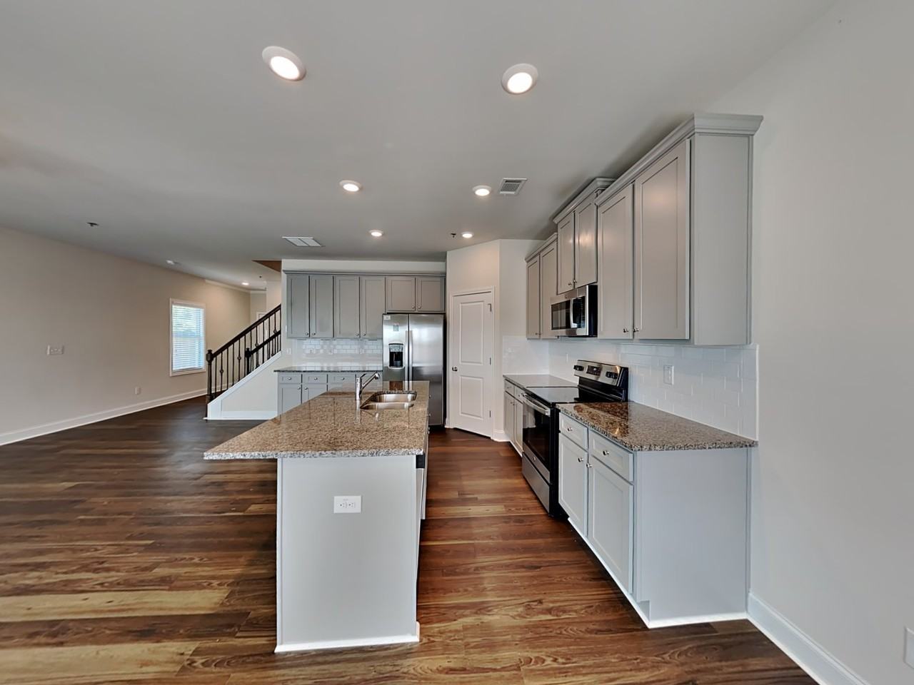 211 Connie Ct - Photo 7 of 24