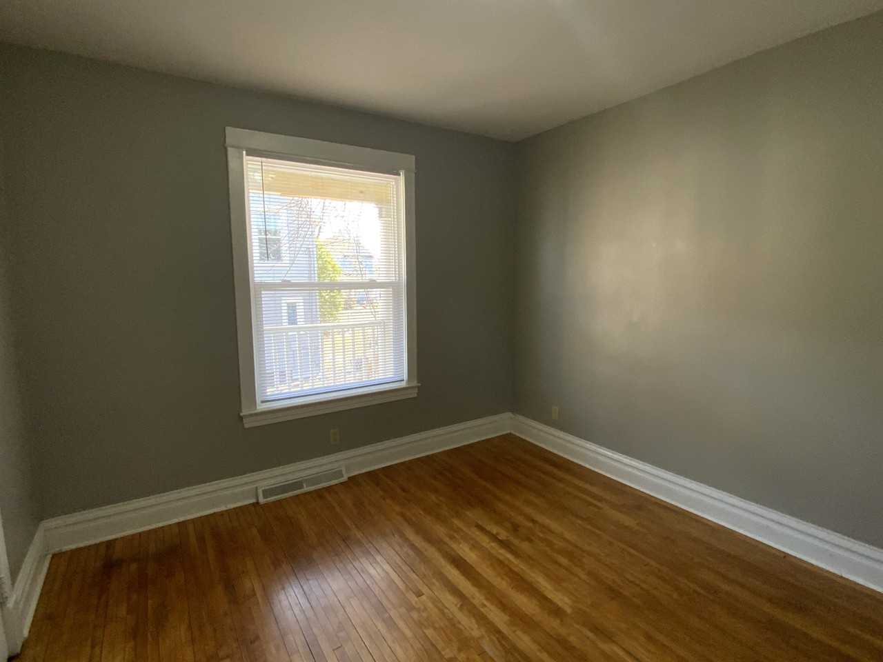 2707 1/2 W 2Nd St - Photo 3 of 12