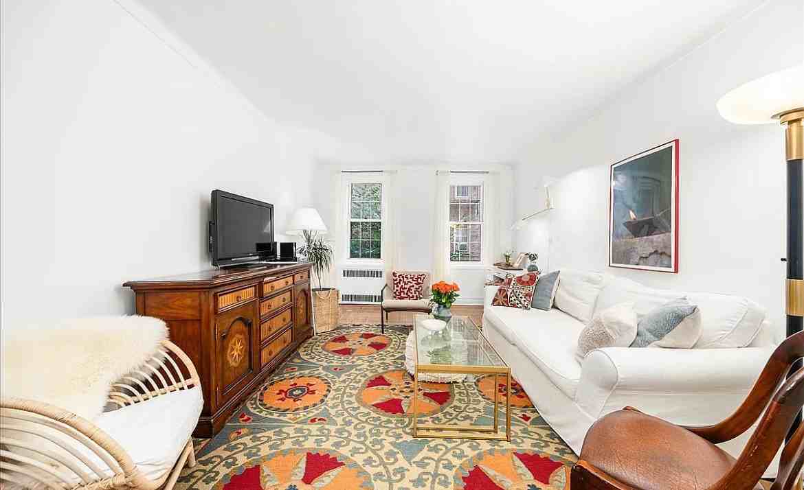 360 Clinton Ave - Photo 2 of 9