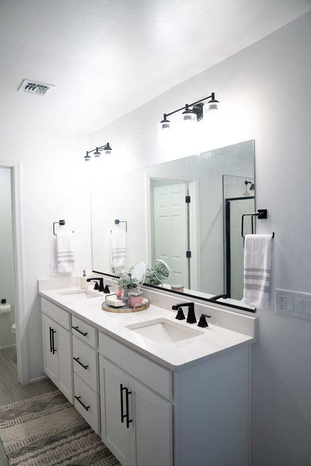 10170 S Rolling Water Dr - Photo 2 of 33