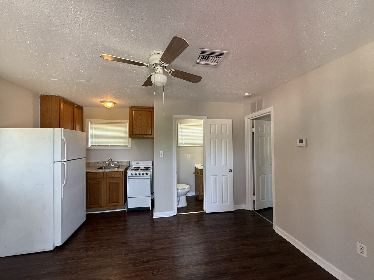 610 S Martin Luther King Jr Ave - Photo 2 of 5