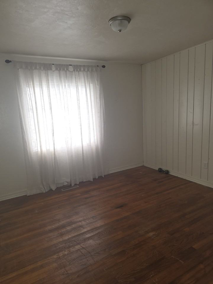 407 Se 28th Ave - Photo 4 of 9