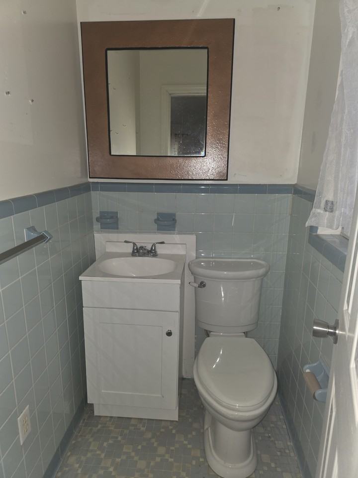 407 Se 28th Ave - Photo 7 of 9