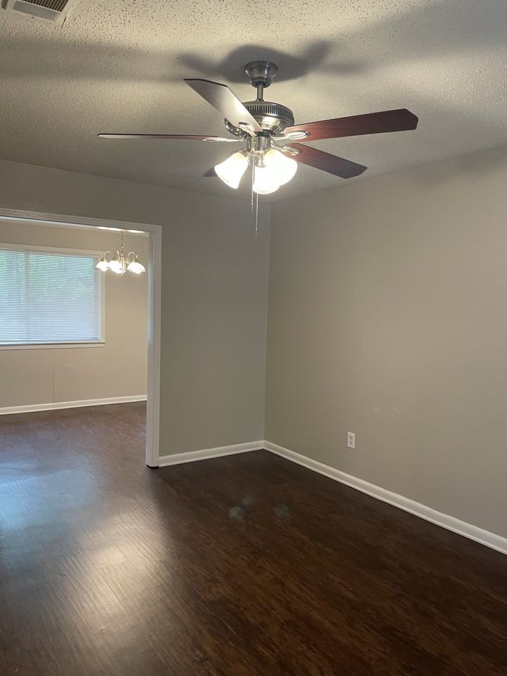 11301 Donnie Dr - Photo 2 of 22