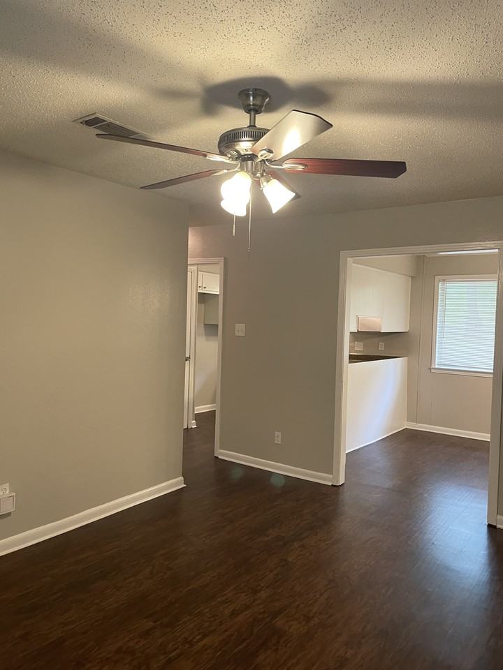 11301 Donnie Dr - Photo 3 of 22