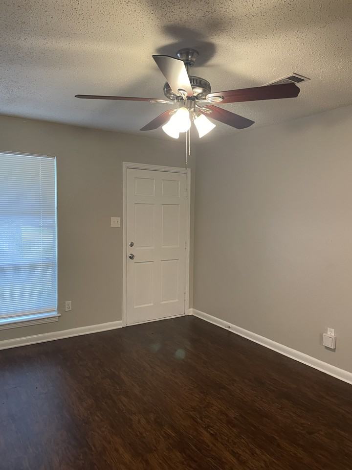 11301 Donnie Dr - Photo 4 of 22