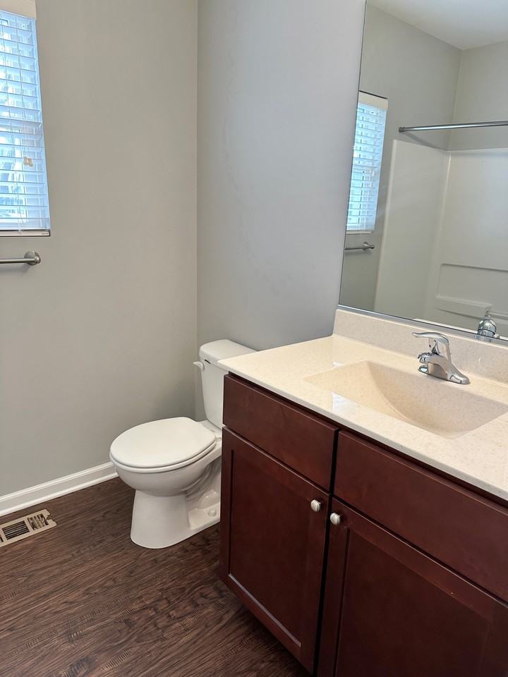 201 Penny Ave - Photo 3 of 19