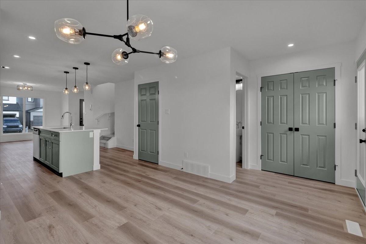 18112 73 St Nw - Photo 7 of 39
