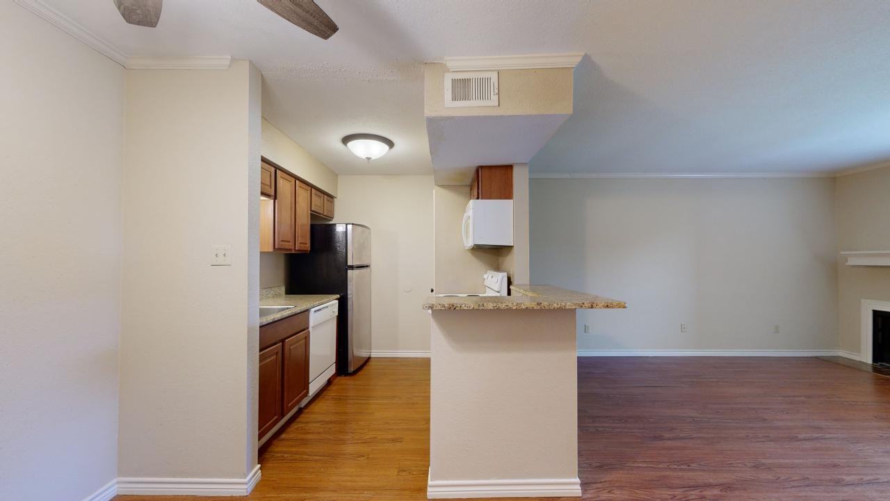 904 University Oaks Blvd #78 - Photo 5 of 21