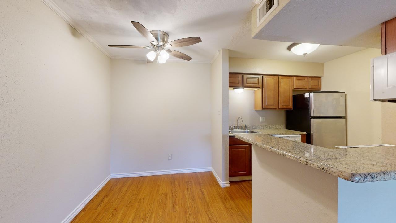 904 University Oaks Blvd #78 - Photo 6 of 21