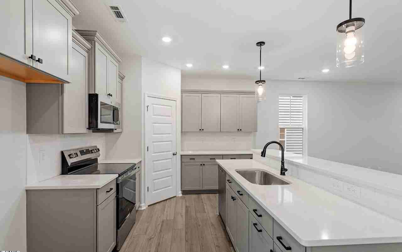 160 White Oak Garden Way #NA - Photo 5 of 19